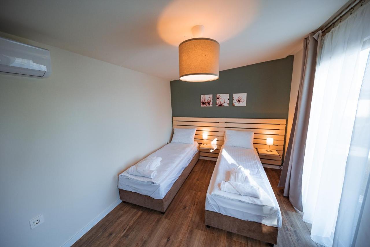 Termal Kre-Spa Sinnicolau de Munte Bagian luar foto